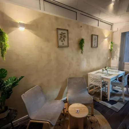 Heliconia Apartment *